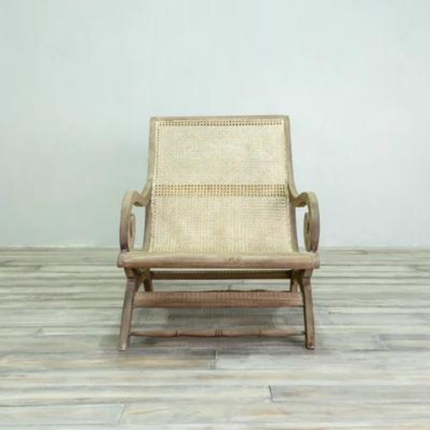 Lovina Wooden Indoor and Outdoor Lazy Chair