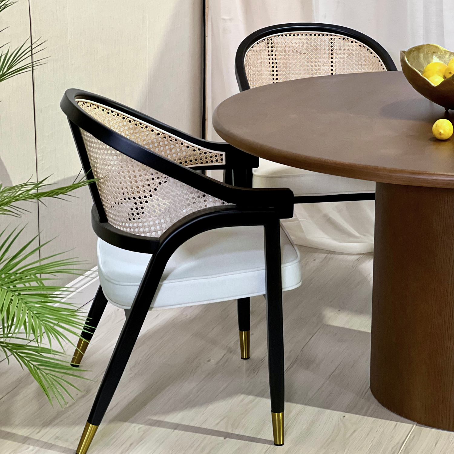 Georgia Round Dining Table |  | Dark Oak -  Ready to Ship