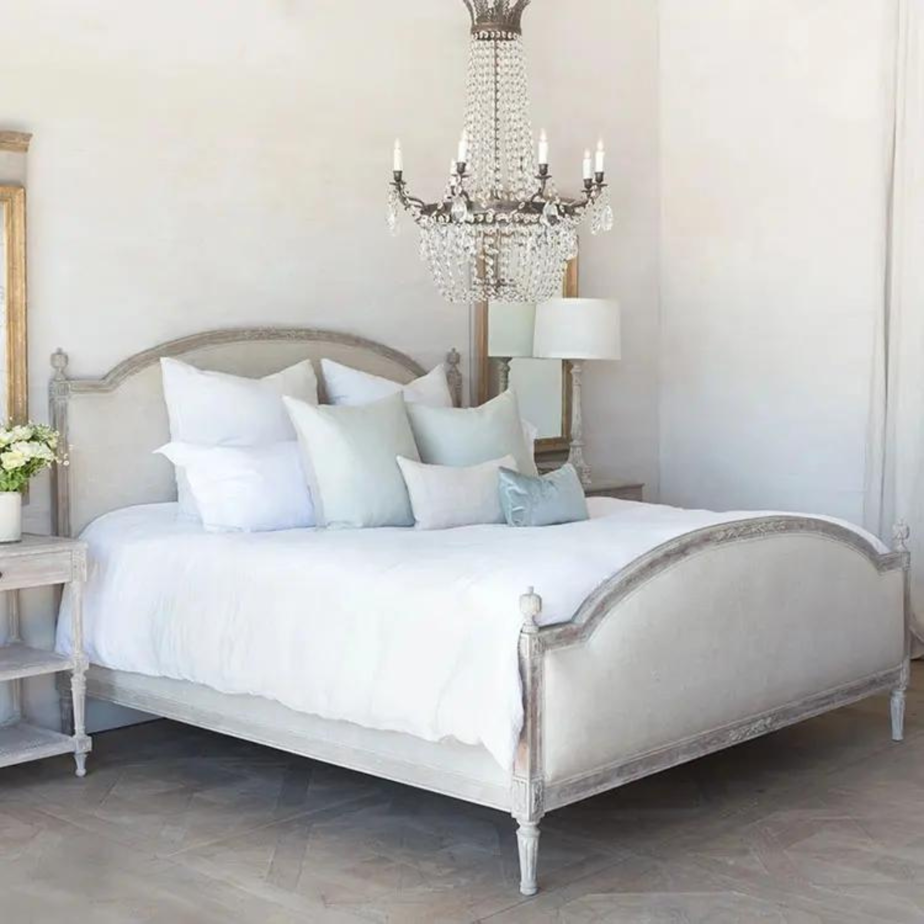 Regal Queen Margrethe Bed