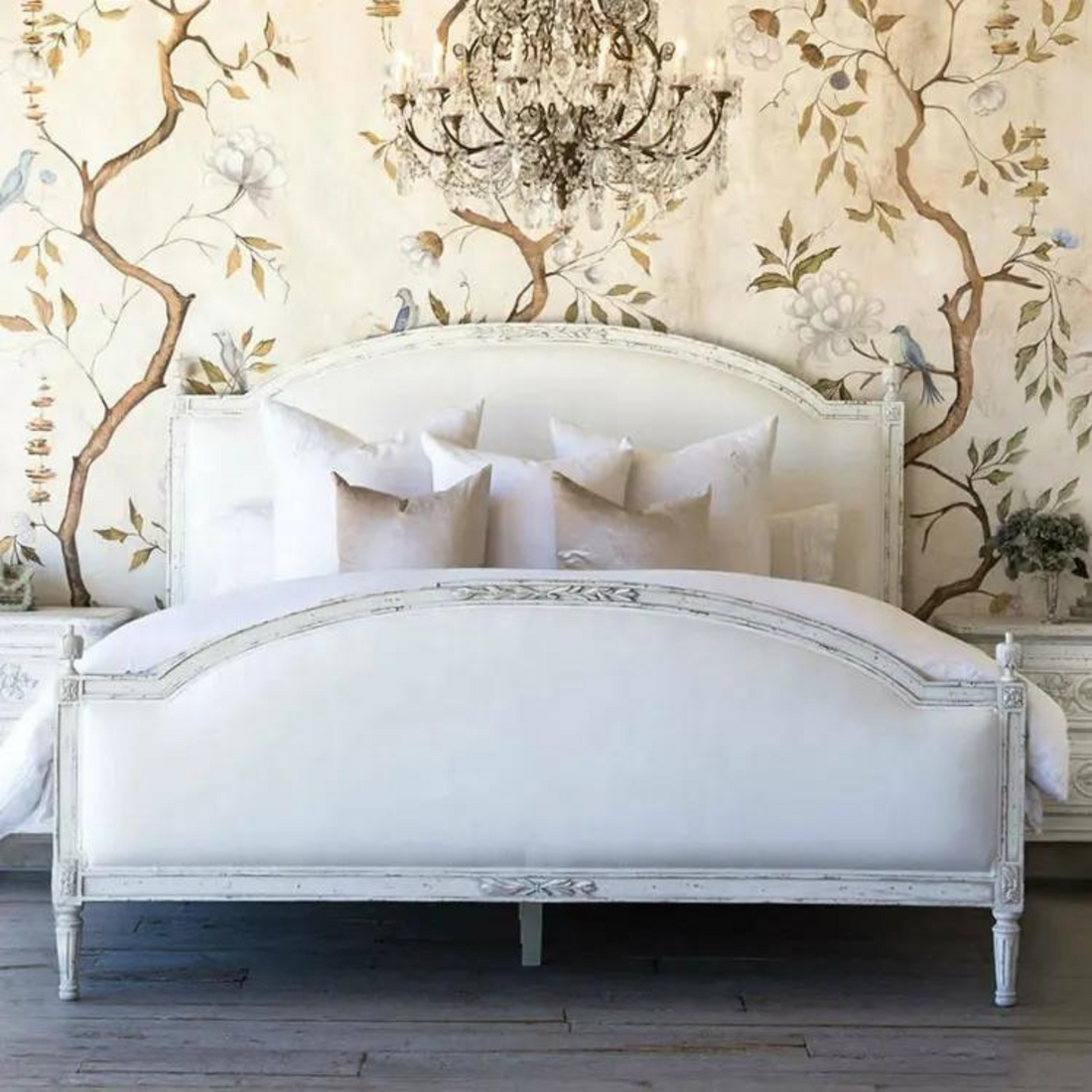 Regal Queen Margrethe Bed