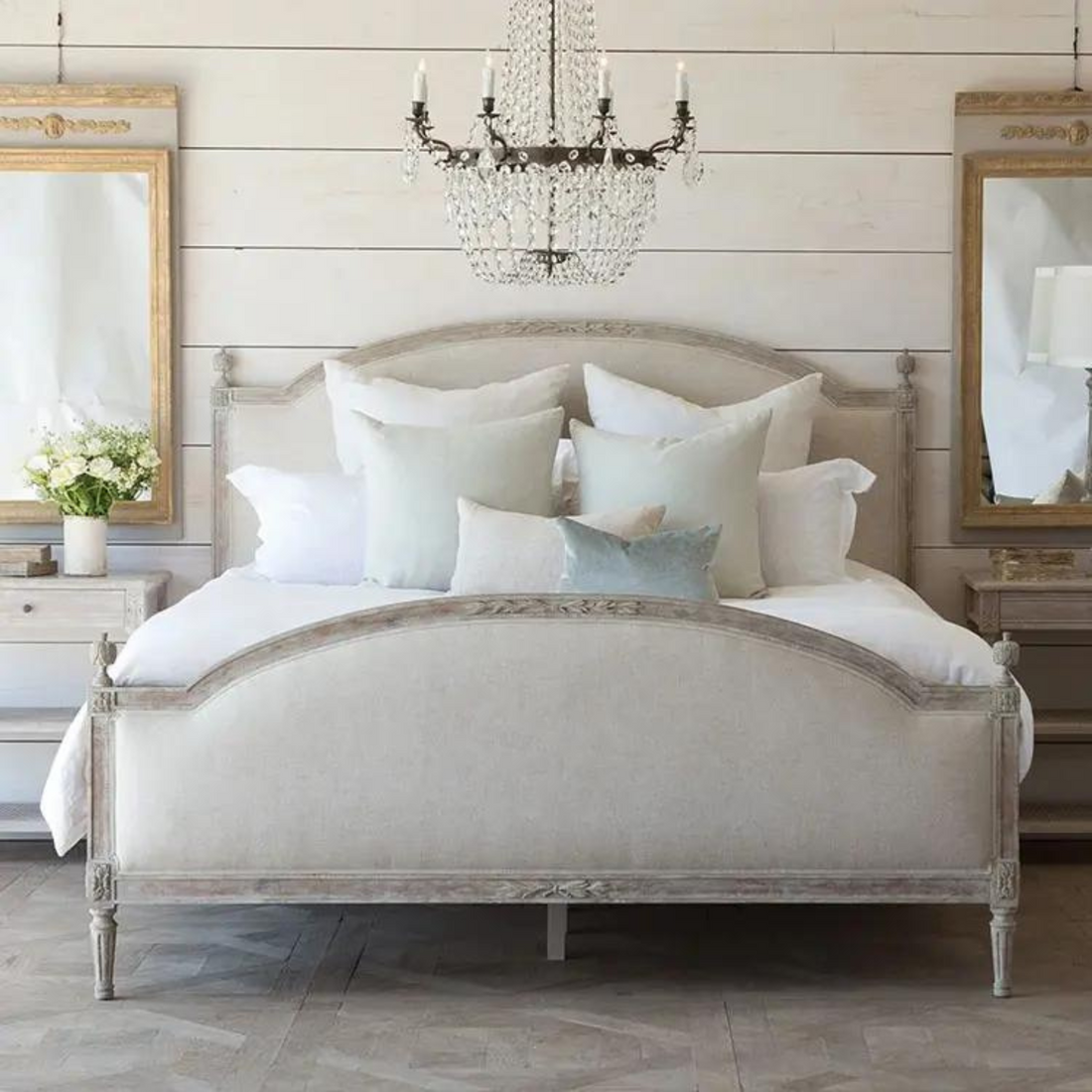 Regal Queen Margrethe Bed